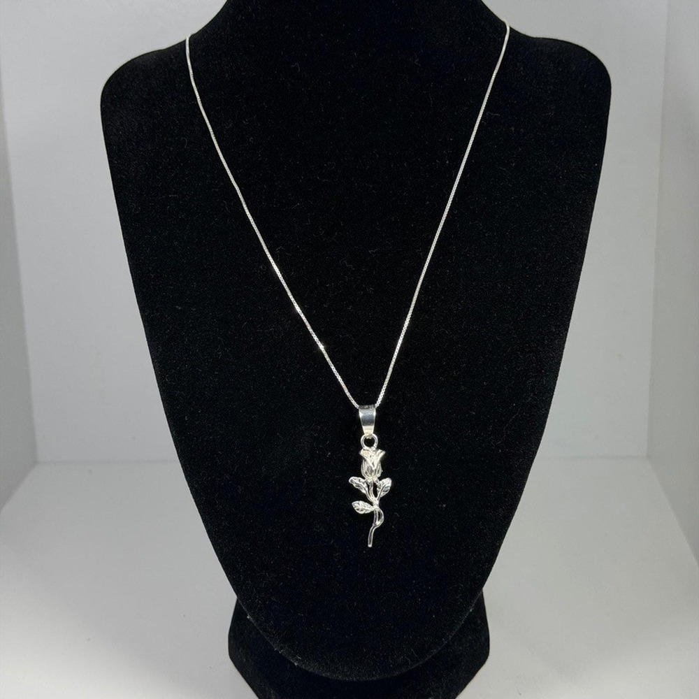 Sterling Silver Rose Pendant Necklace 21 Inch Box Chain 925 Italy